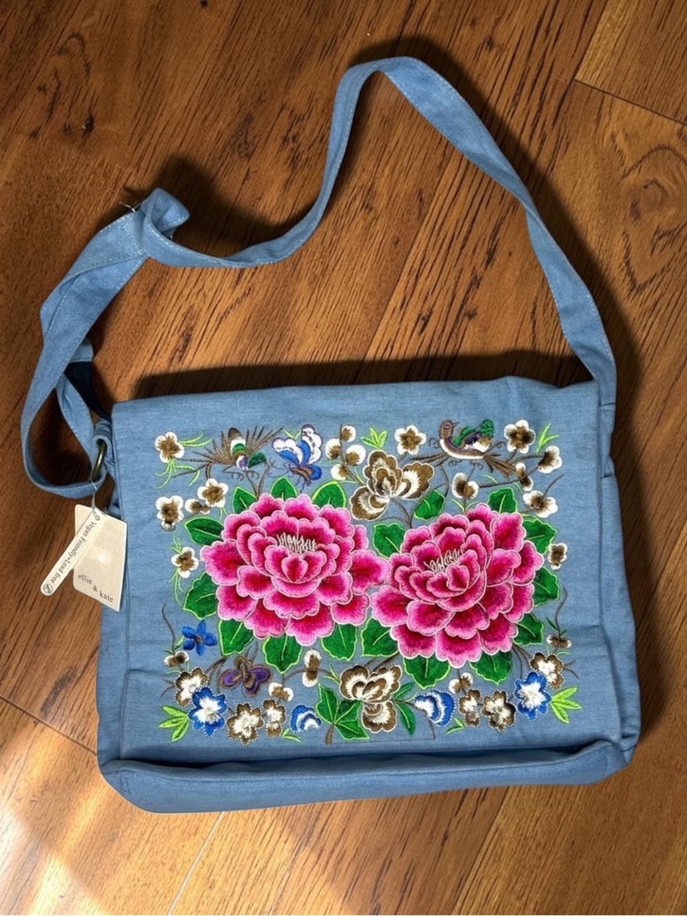 NWT Ellie & Kate Vegan Denim Floral Embroidered Messenger Bag Boho Crossbody